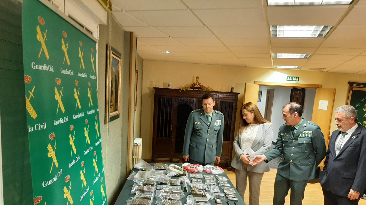 La Guardia Civil desmantela un grupo que traficaba con droga en Burgos.