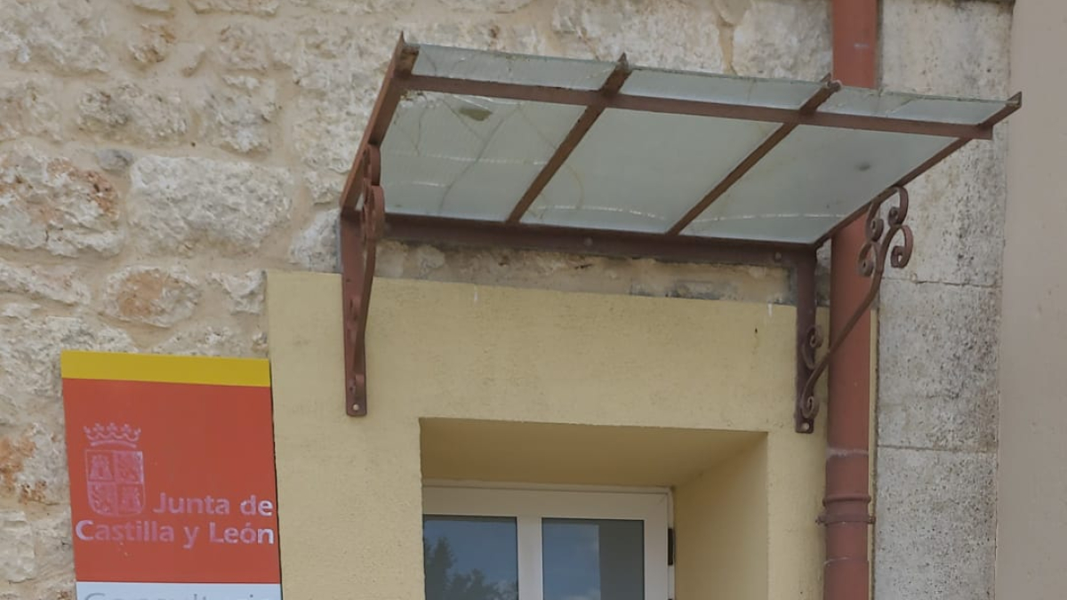 Acceso al consultorio de Villatoro donde se desarrollaron las votaciones.