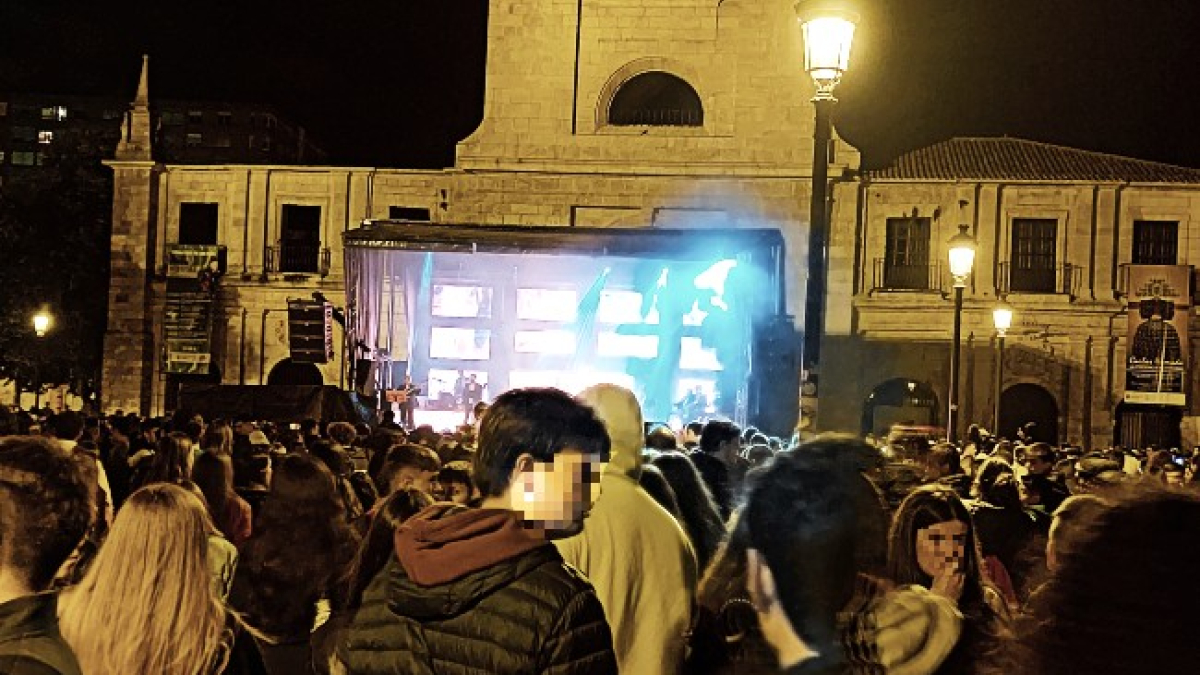Verbena en la plaza de San Juan, la primera que se celebró en las fiestas de San Pedro de 2022.