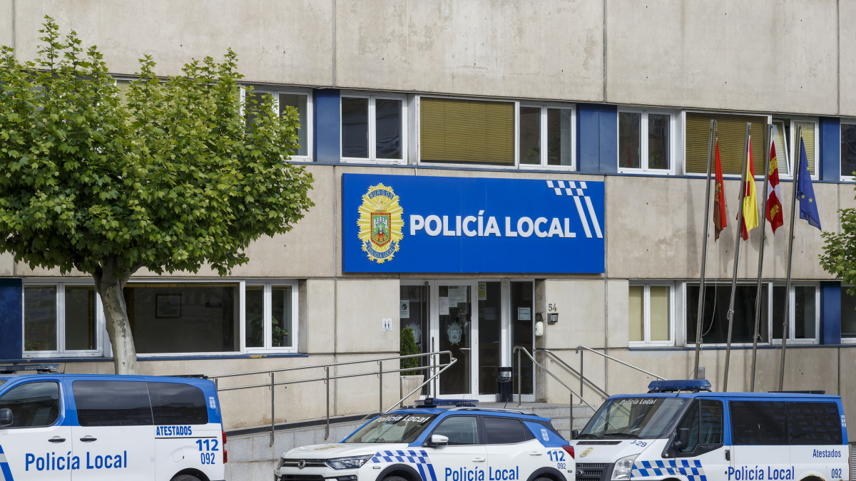 Edificio de Policía Local y Bomberos en la avenida Cantabria de Burgos.