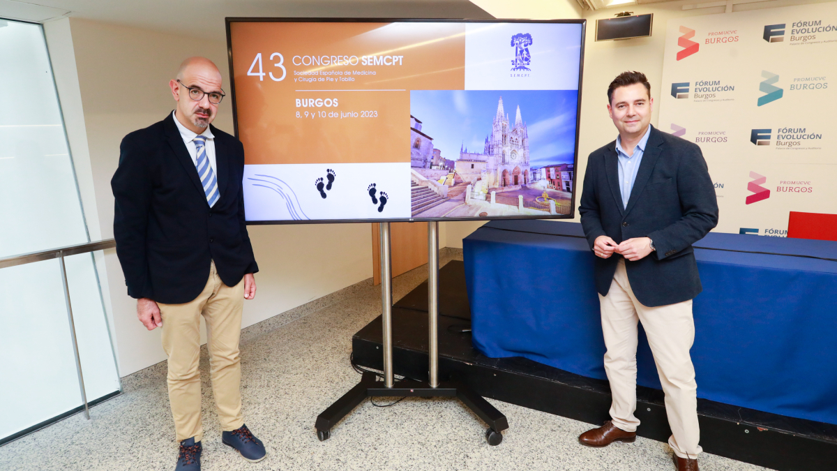 Víctor Manuel Teruel y Daniel de la Rosa presentan el 43 Congreso de la Sociedad Española de Medicina y Cirugía de Pie y Tobillo.