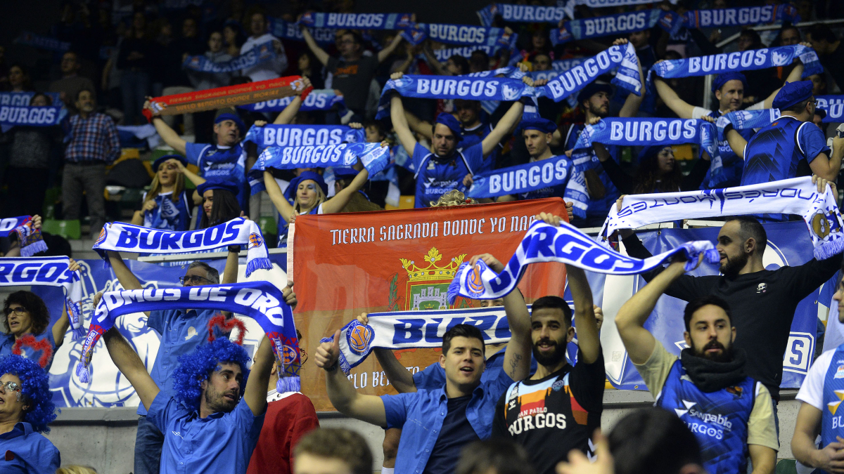 Imagen de la afición del Coliseum durante un encuentro esta temporada.