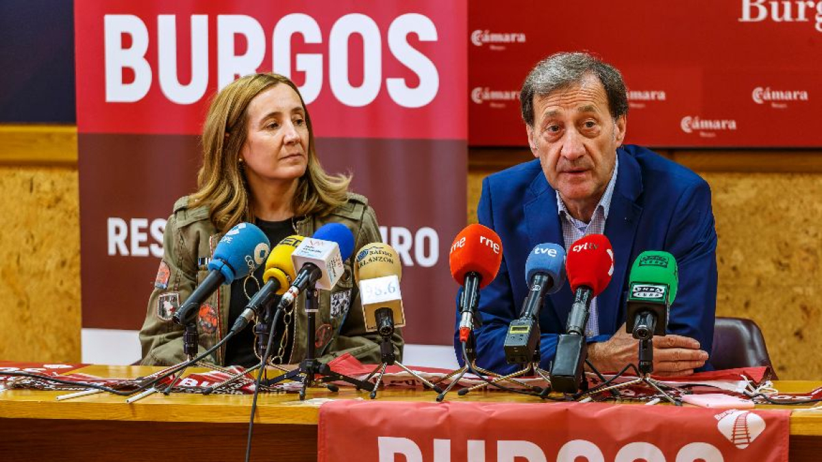 El viceportavoz, Alberto Gómez Barahona, y Carmen Pinto.