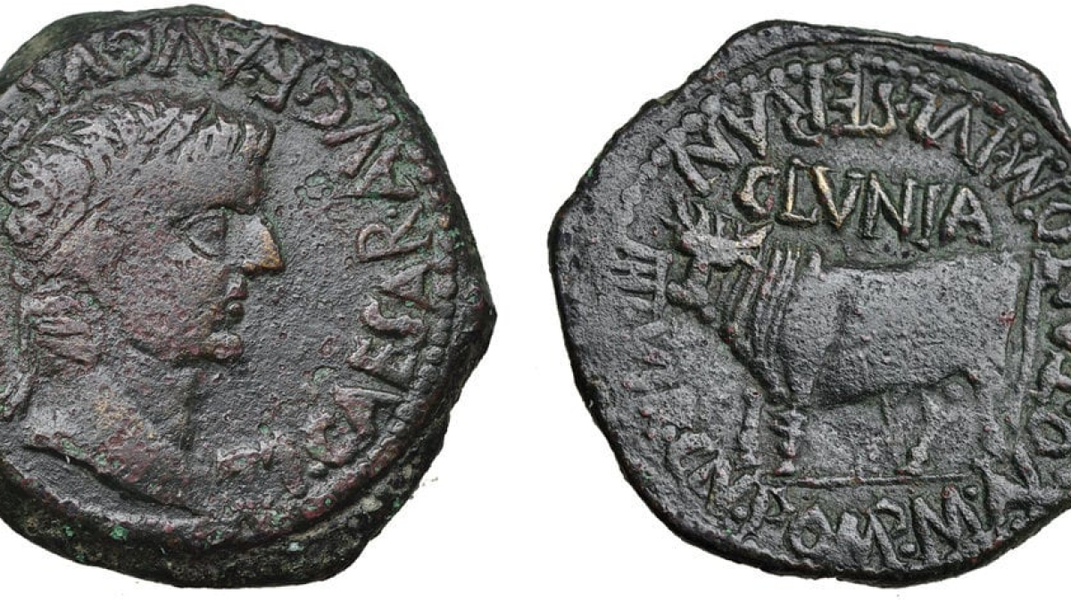 Un as de Tiberio acuñado en la ceca de Clunia.