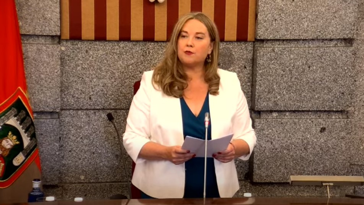 La alcaldesa de Burgos, durante su primer discurso.