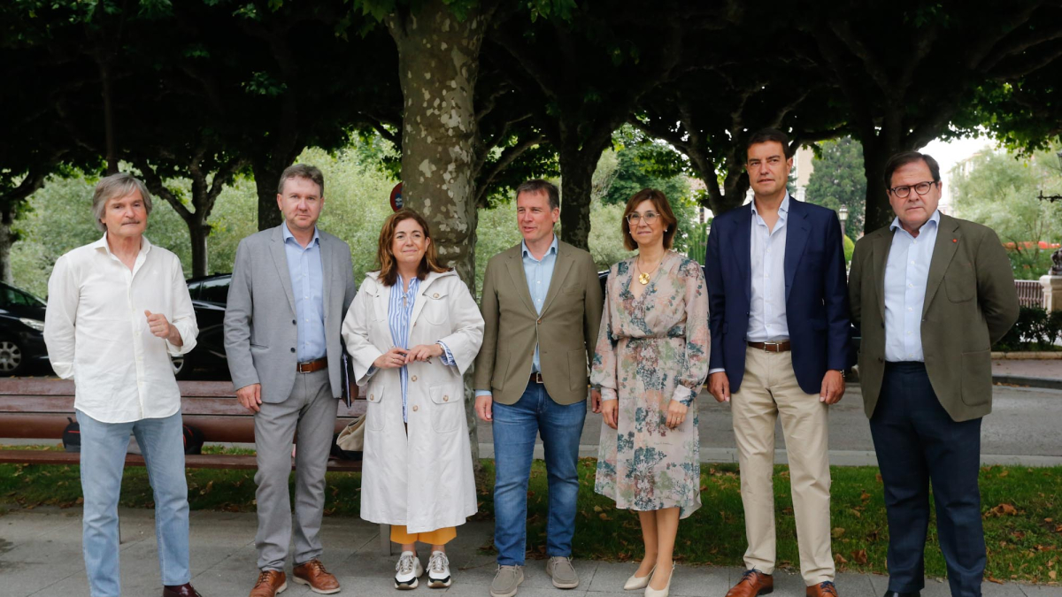 El PP de Burgos registra sus candidaturas al Congreso y el Senado de cara al 23J.