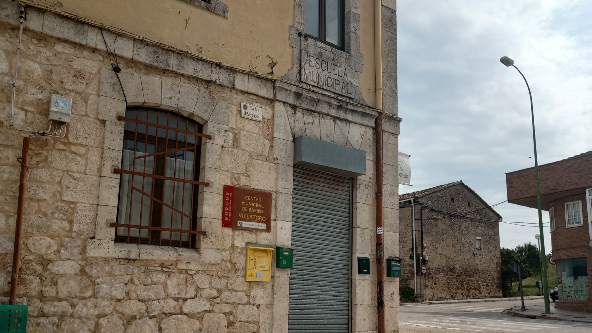 Centro municipal de Villatoro, en la calle Mayor del barrio.