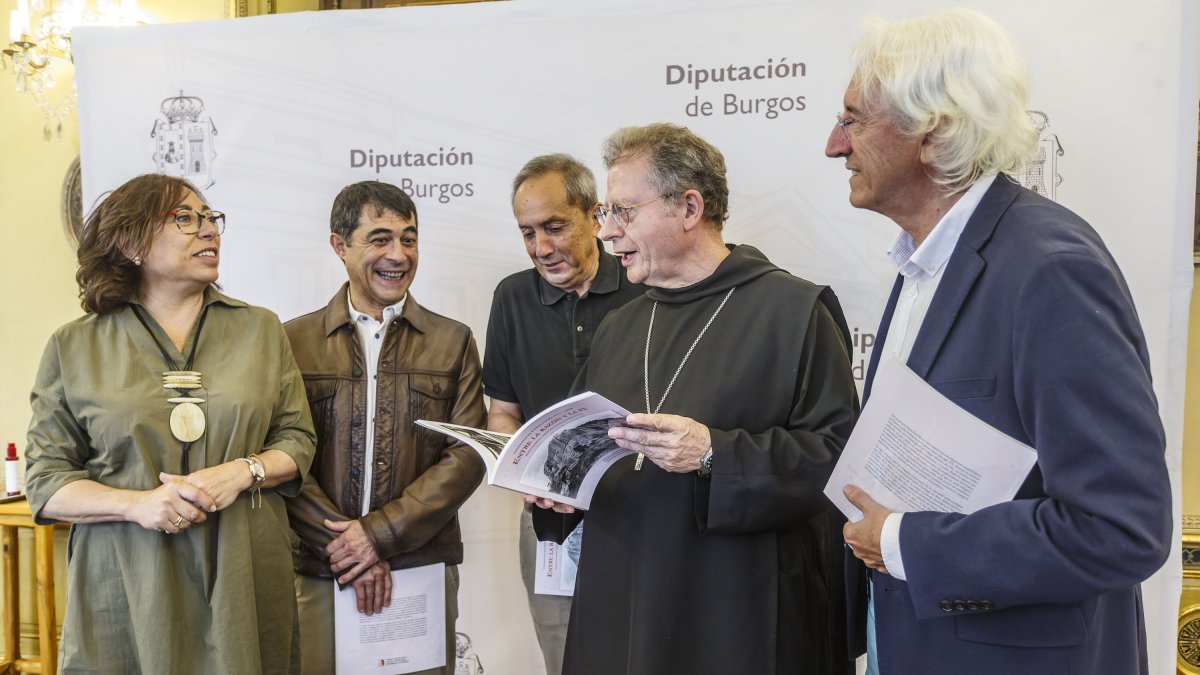 Presentación del libro 'Entre la razón y la fe'.