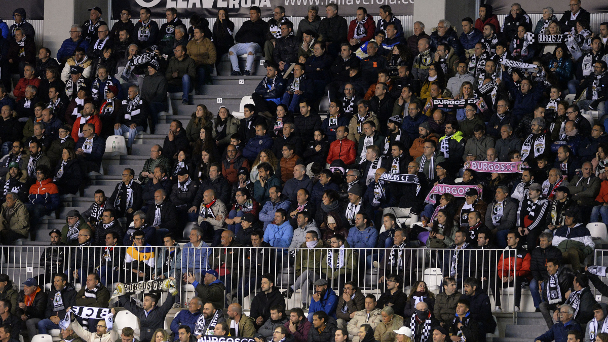 Imagen de aficionados durante un partido del Burgos CF.