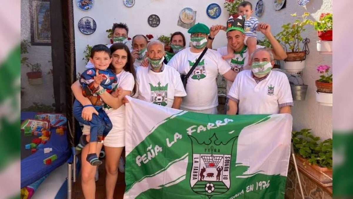 Grupo de socios de la Peña La Farra
