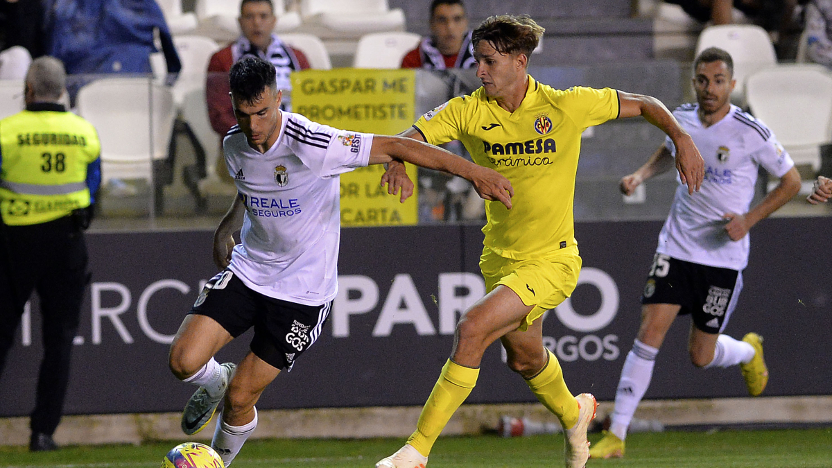 Imagen del partido entre el Burgos CF y el Villarreal B.
