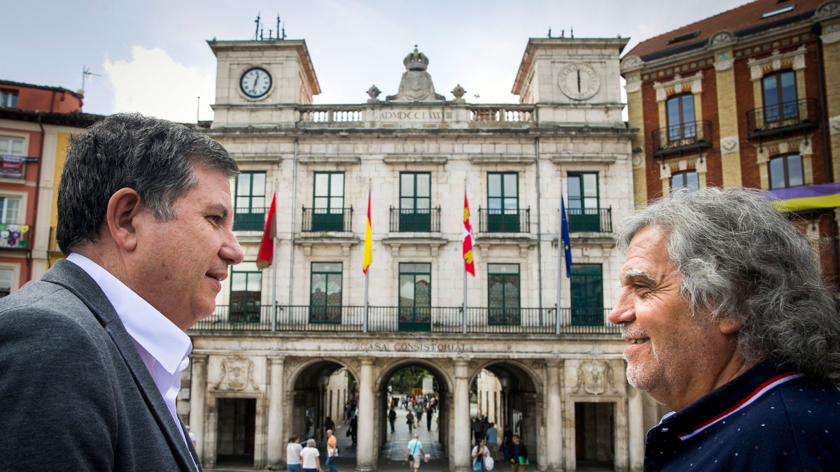 José Manuel Carbonell y Miguel Santamaria serán la voz de los 18.000 peñistas de la ciudad. Las peñas protagonizan el pregón por primera vez.