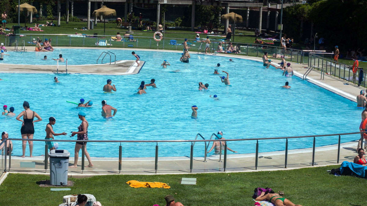 Buen ambiente este sábado por la mañana en las piscinas Marta Fernández de San Amaro.