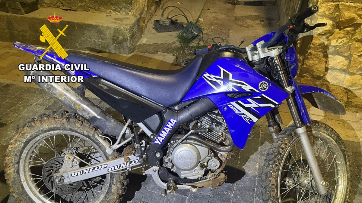 La motocicleta con la que el investigado se había desplazado al lugar de los hechos.