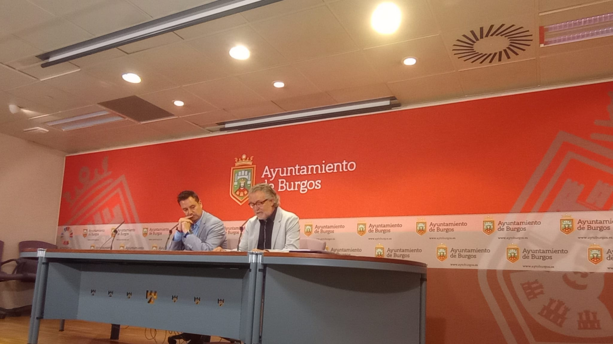 De la Rosa con José María Romo, que será portavoz socialista de asuntos de Personal en el Ayuntamiento.