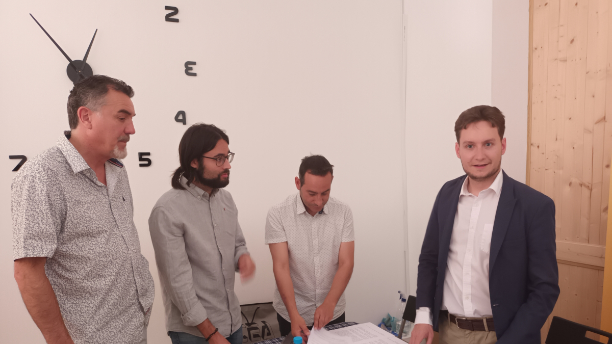 Imagen del acuerdo del pacto de gobierno entre Sentir Aranda y Podemos, Izquierda Unida y Ciudadanos