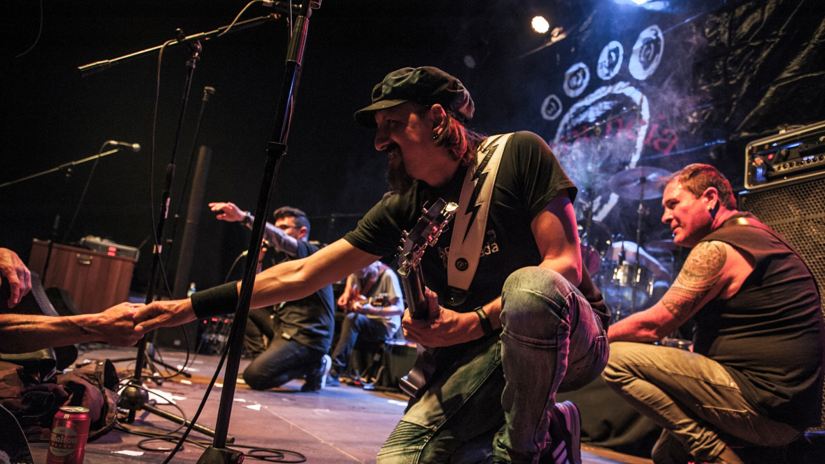 El grupo burgalés Denuncia durante el concierto de su 30 aniversario.