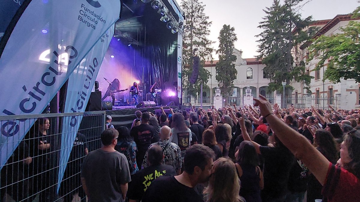 Actuación del grupo indio Girish and the Chronicles en el Zurbarán Rock 2023.