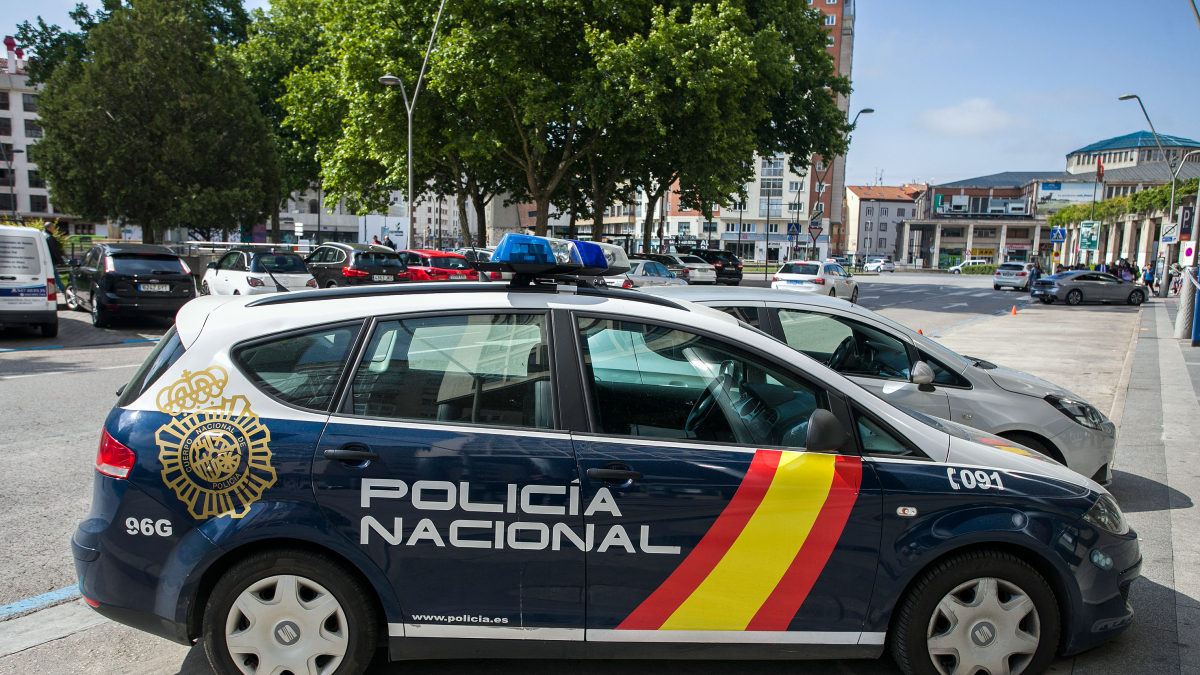 La Policía Nacional de Burgos alerta de un repunte de hurtos por el 'abrazo cariñoso'
