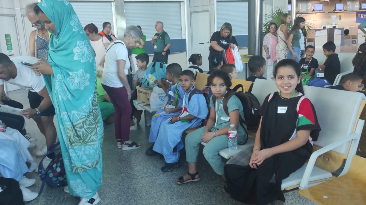 Imagen de los niños saharauis en el aeropuerto de Valladolid.
