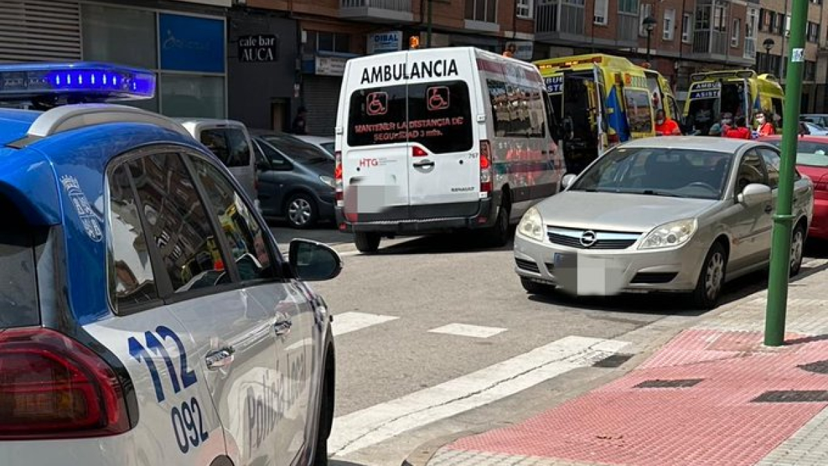 Intervención sanitaria por un escape de gas en la plaza Foramontanos.