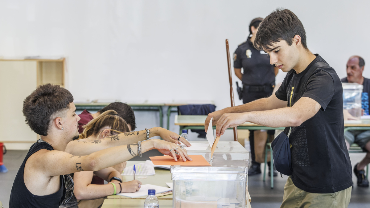 En esta convocatoria son 10.000 los jóvenes que acuden por primera vez a las urnas