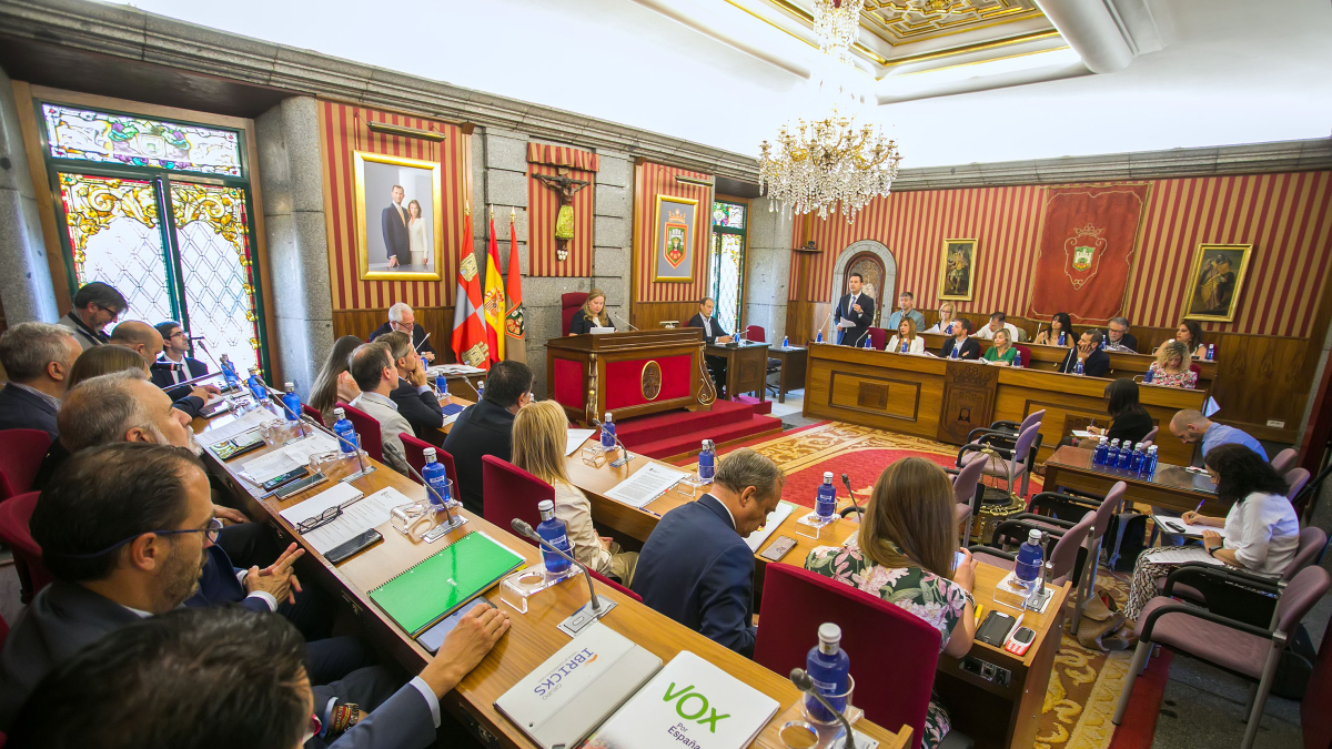 Sesión plenaria de la actual corporación municipal.