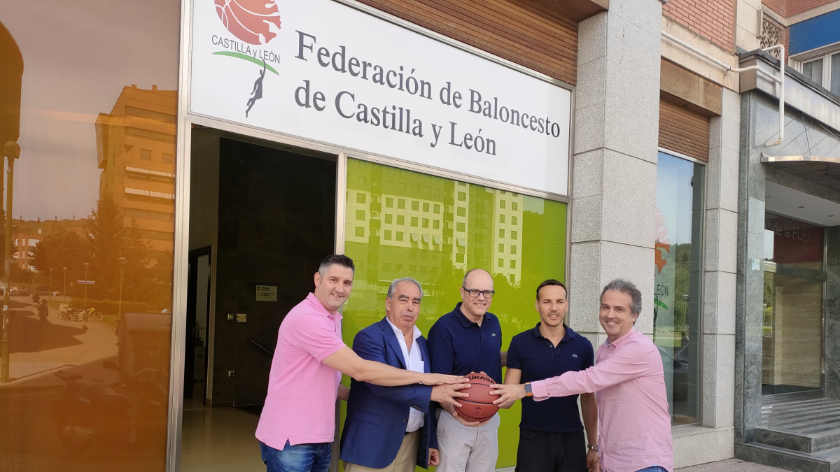 La Federación se reunió en Valladolid con los representantes del Tizona y el San Pablo.