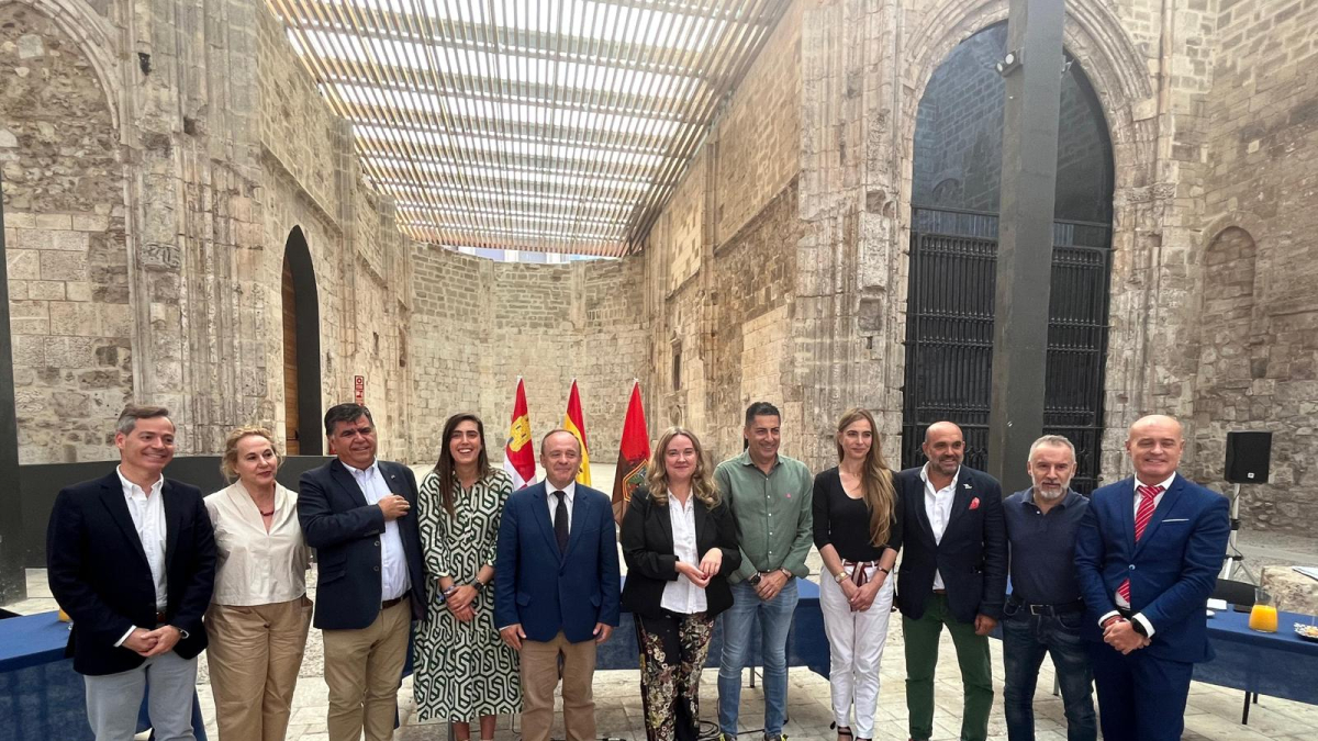 Representantes del equipo de Gobierno, en el desayuno informativo de balance del inicio de mandato.