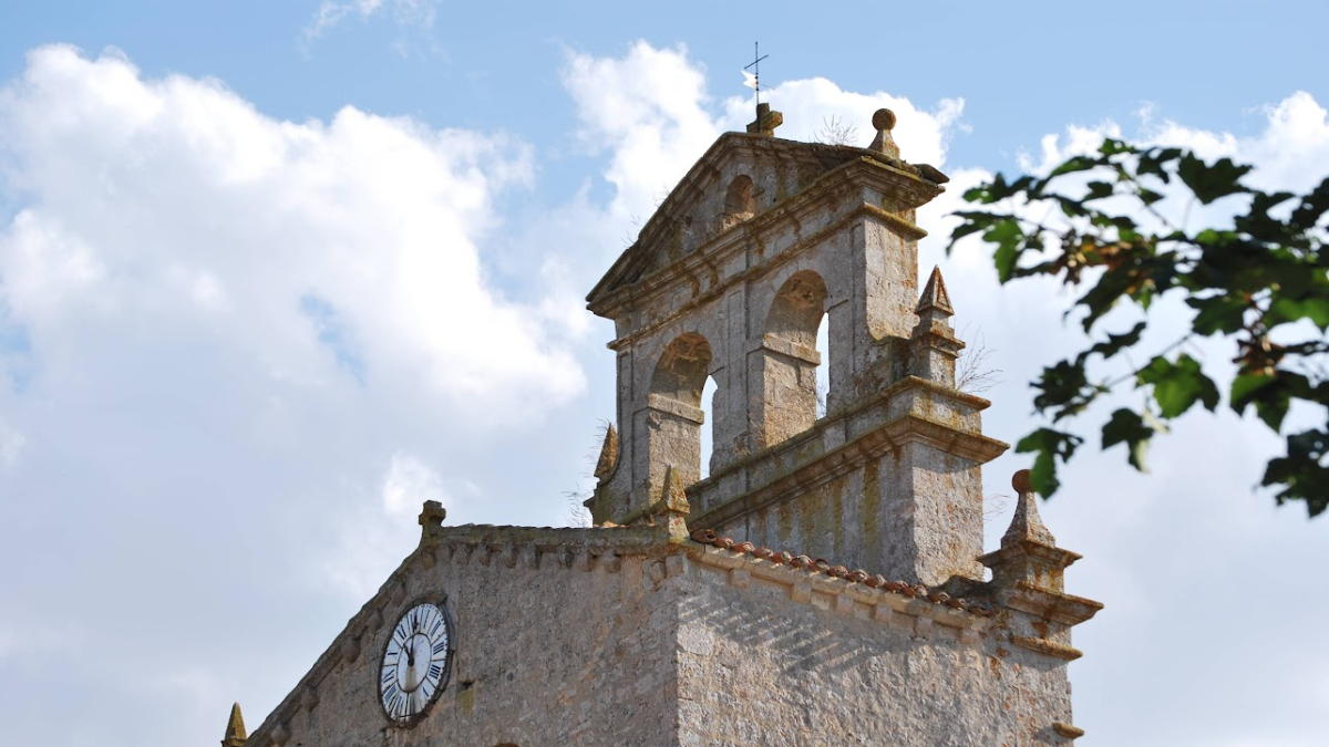 Reloj de la iglesia de Masa, que se quiere recuperar.