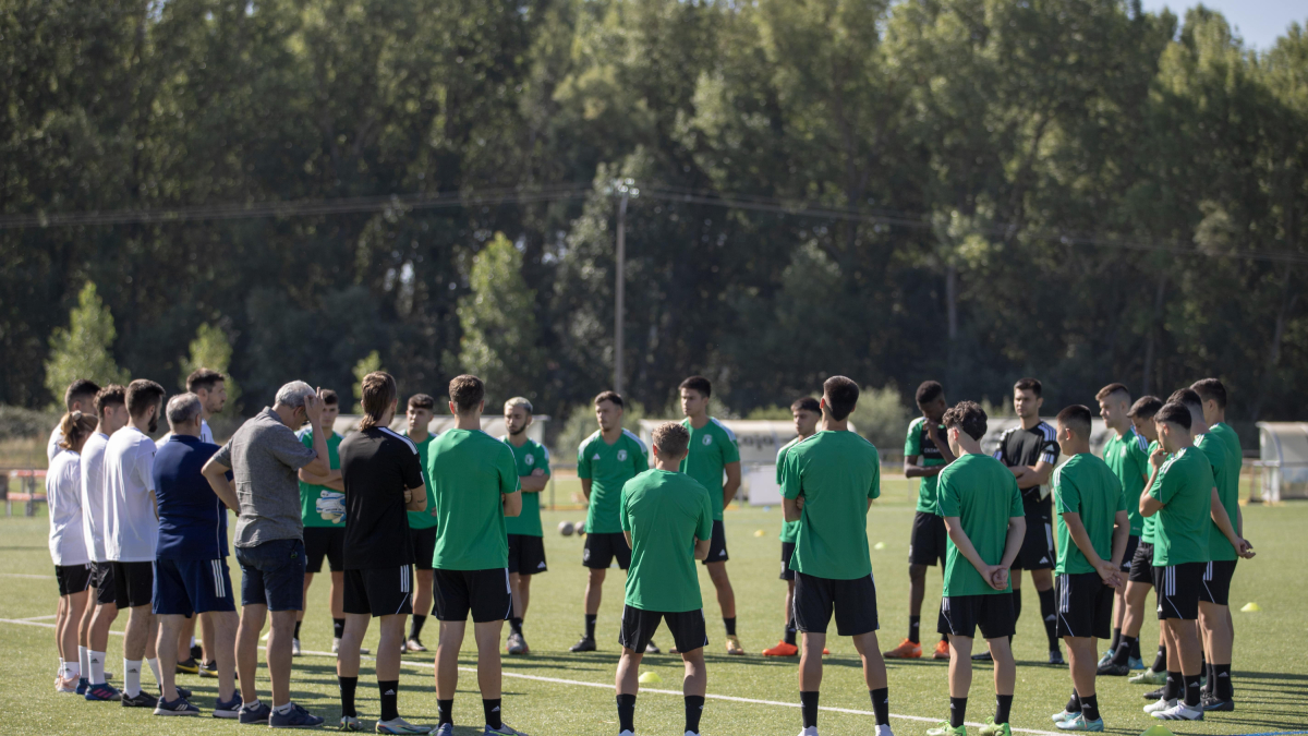 El plan de trabajo para la primera semana de pretemporada es de cuatro sesiones en las instalaciones de Castañares.