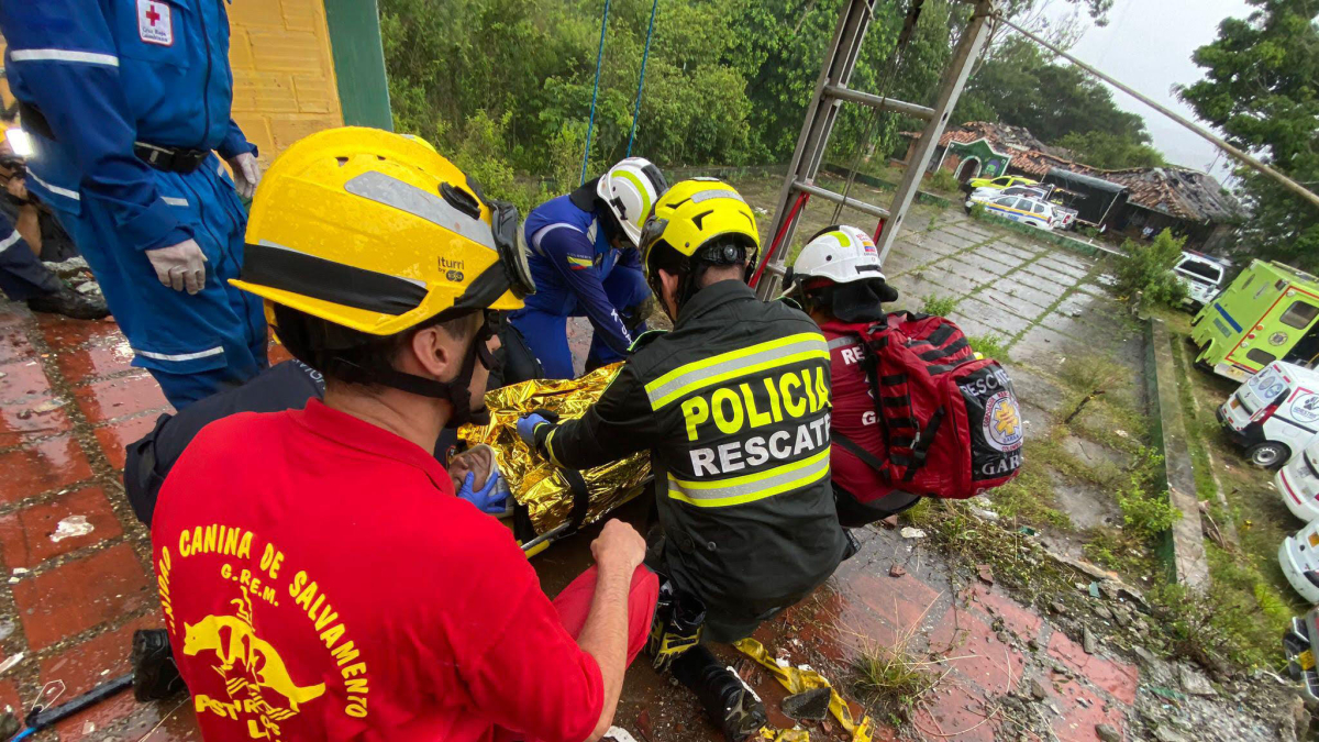 Un castellano y leones, experto mundial en rescate con perros, acude a Colombia para impartir formación a los equipos de emergencia