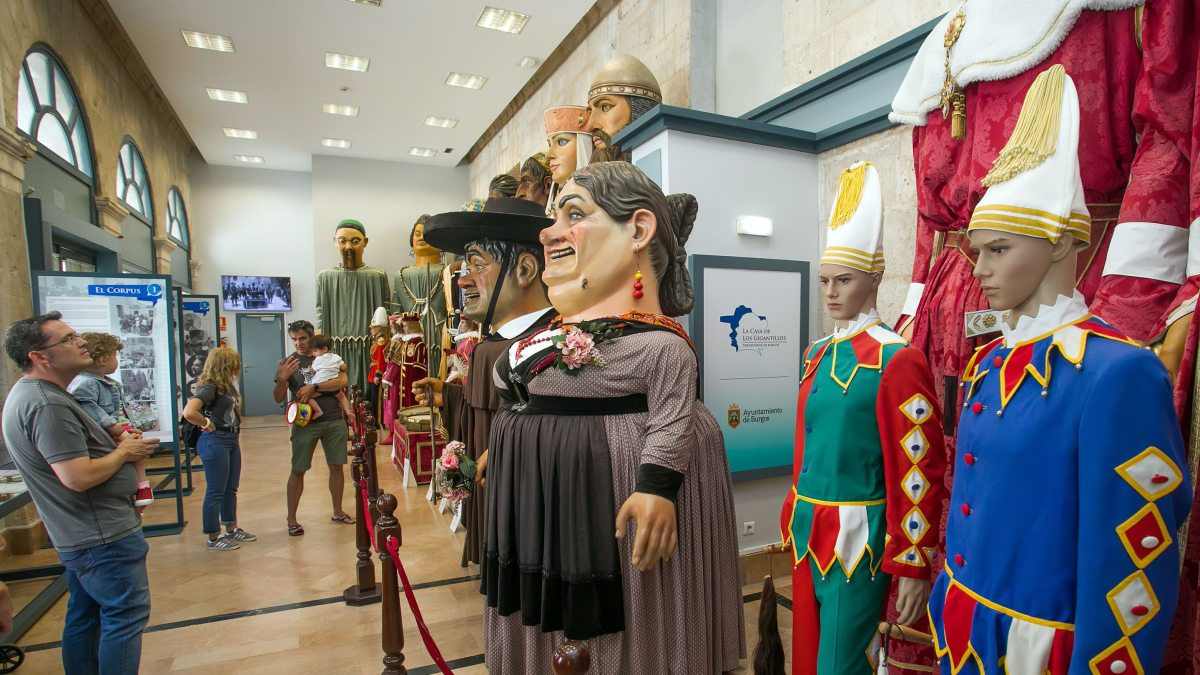 Imagen de la Casa de los Gigantillos.