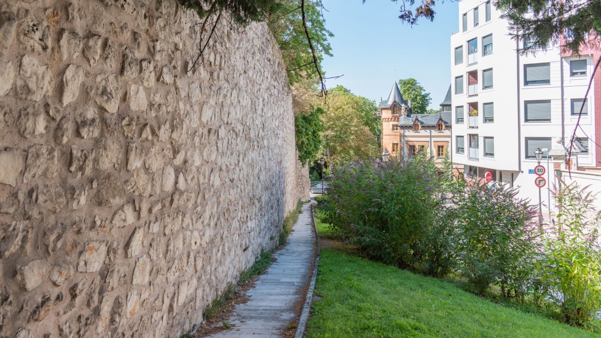 Obras de consolidación de la Muralla y de una parte del Arco de San Martín.