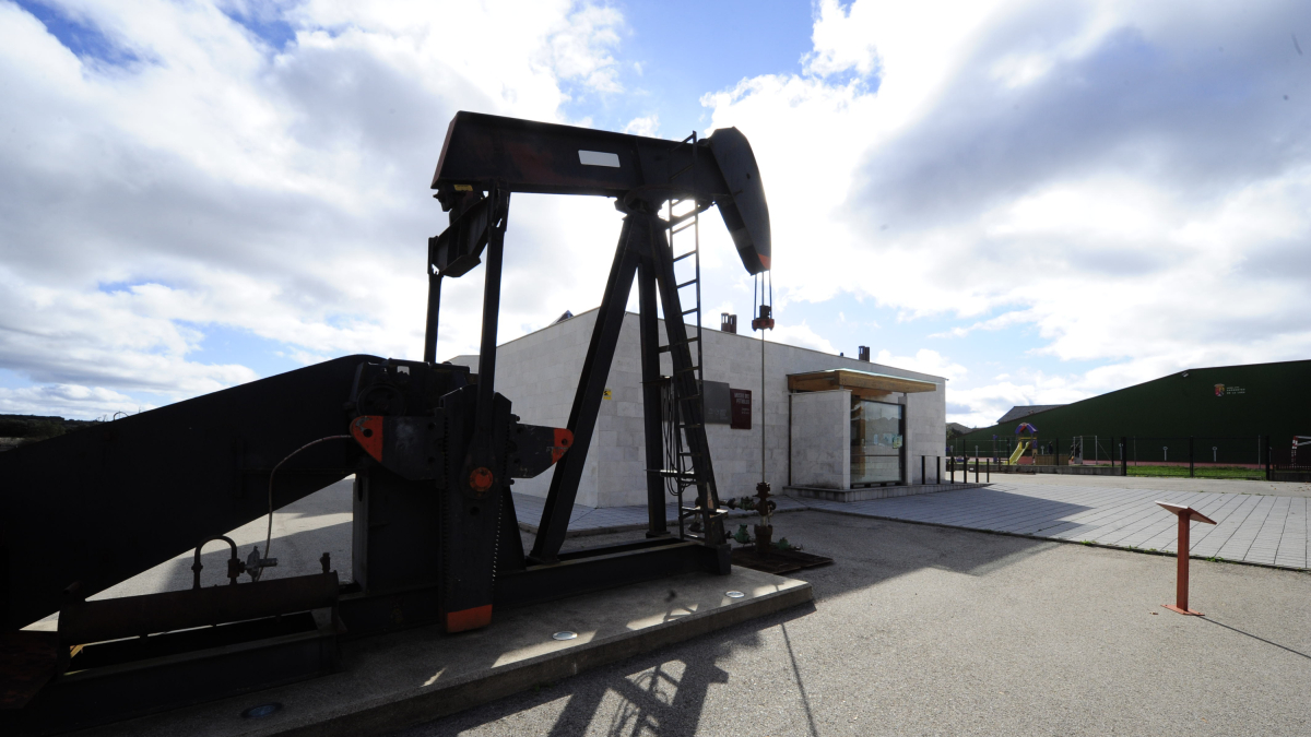 El Museo del Petróleo es uno de los grandes atractivos de Sargentes de la Lora, pero no el único.