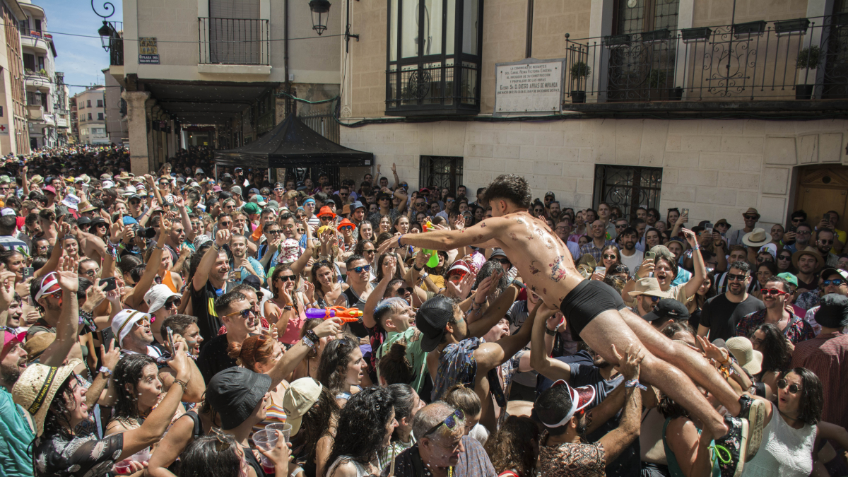 La céntrica plaza del Trigo, a reventar en pleno Sonorama.