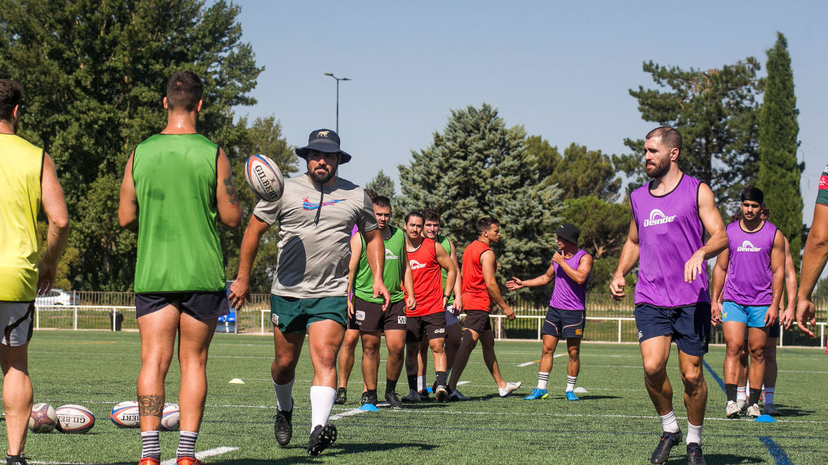 El primer entrenamiento del la pretemporada se desarrolló a mediodía en San Amaro, a pleno sol.