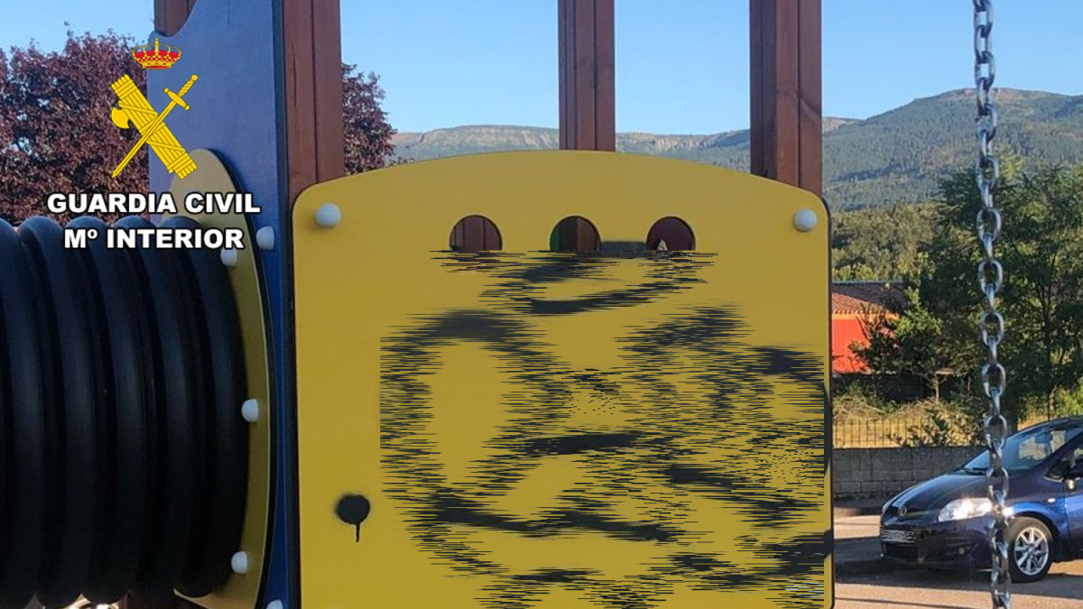 Pintadas realizadas por los dos jóvenes investigados.