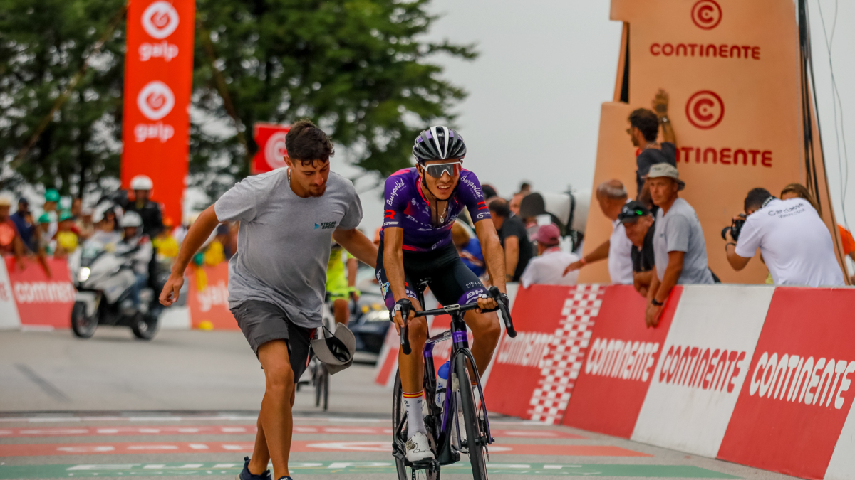 David Delgado cruza la meta en el Santuario de Nossa Senhora da Graça.