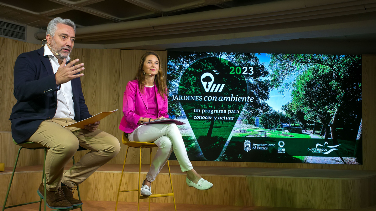 Carlos Niño y Carmen Hernando en la presentación de la tercera edición de 'Jardines con Ambiente'