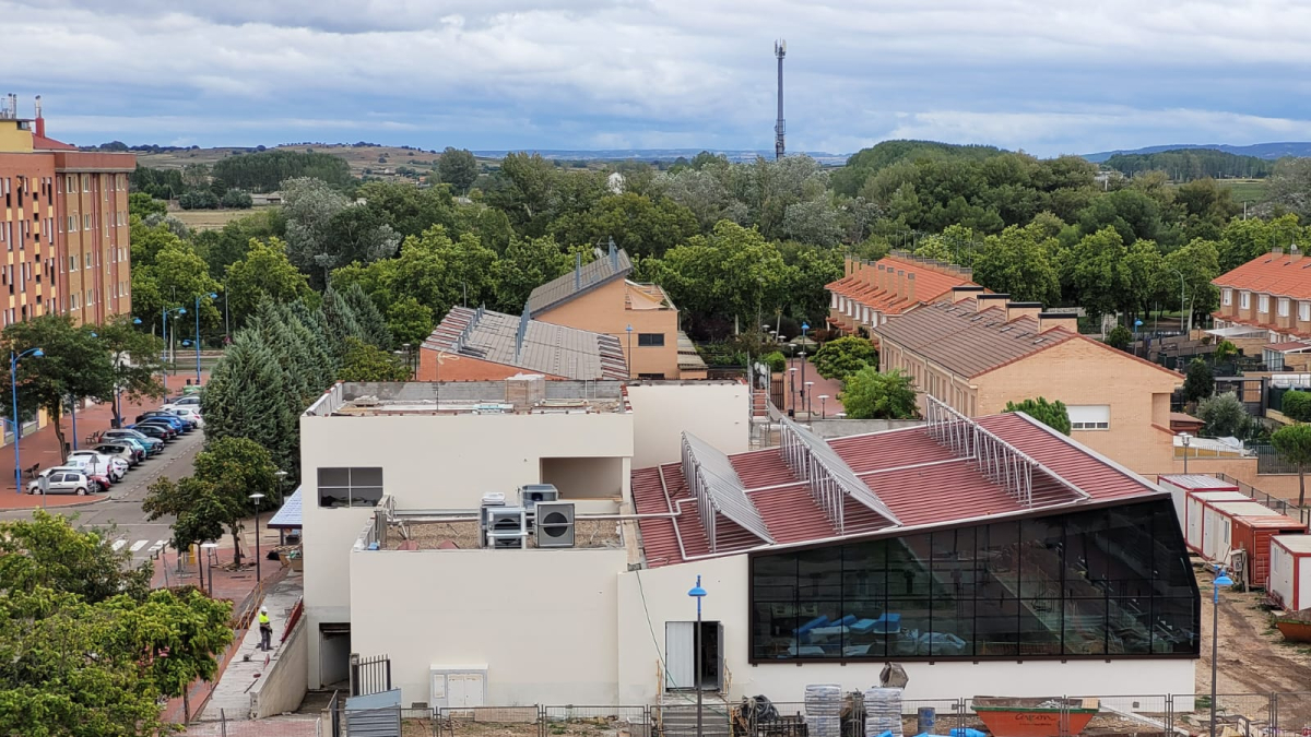 El Ayuntamiento de Aranda deberá aumentar el presupuesto de la piscina municipal para garantizar la erradicación de fugas
