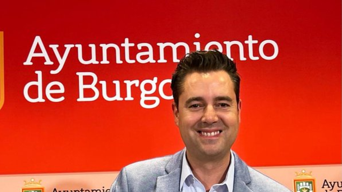 De la Rosa en rueda de prensa.