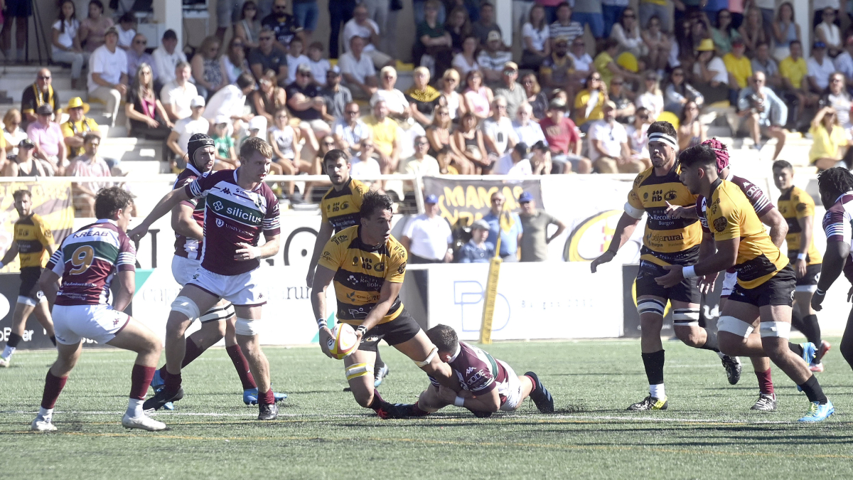 Desde el primer balón al aire, Burgos dejó claras las diferencias que hoy en día le separan de un recién ascendido como Alcobendas.