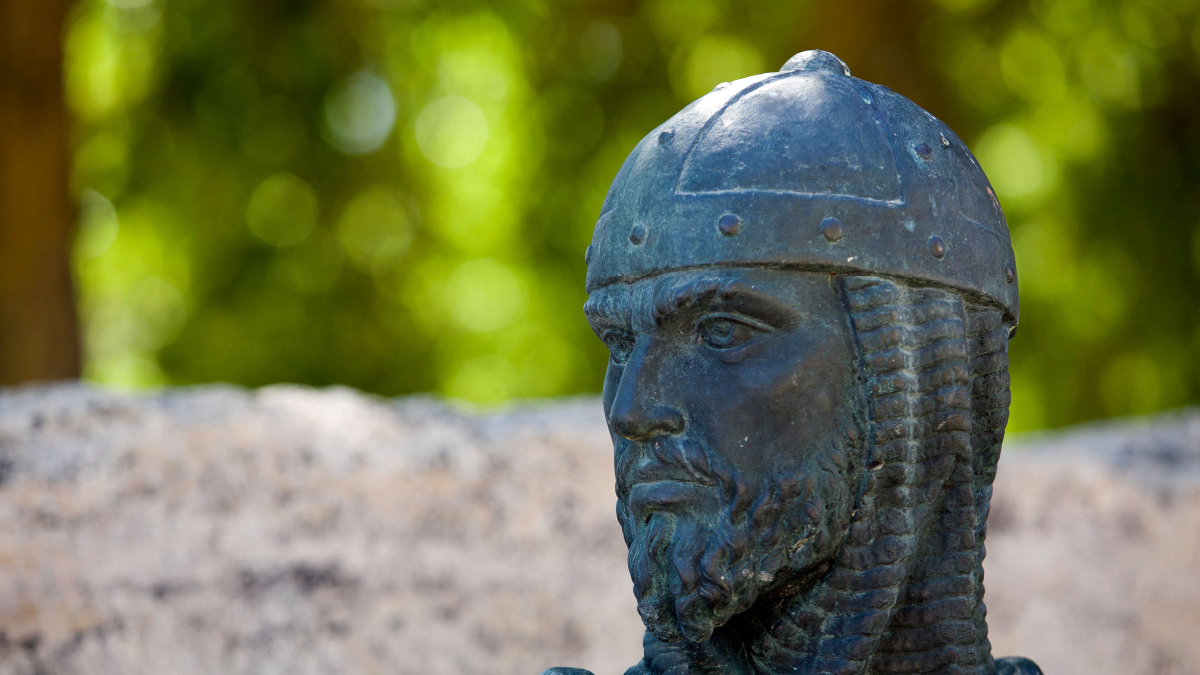 Escultura que conmemora al Cid en Vivar del Cid, donde se cree que nació el insigne héroe castellano.