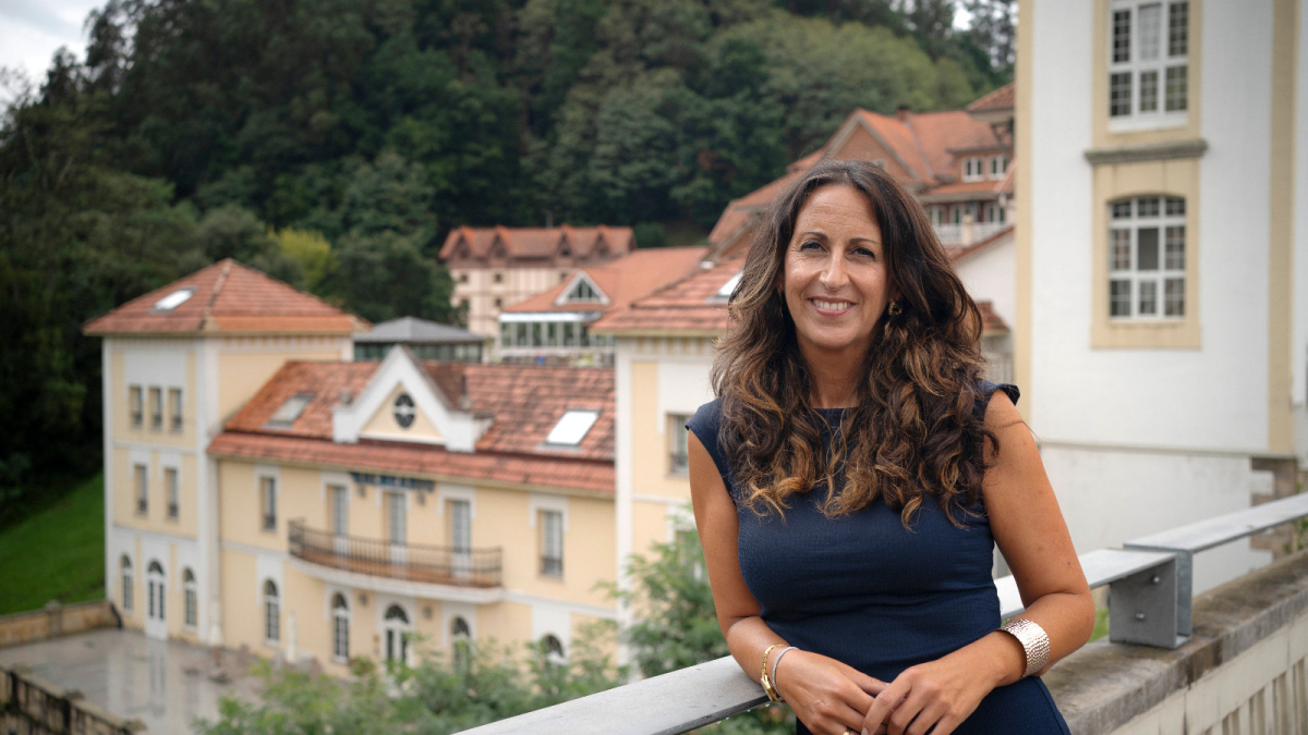 María Oruña, en el balneario de Puente Viesgo.