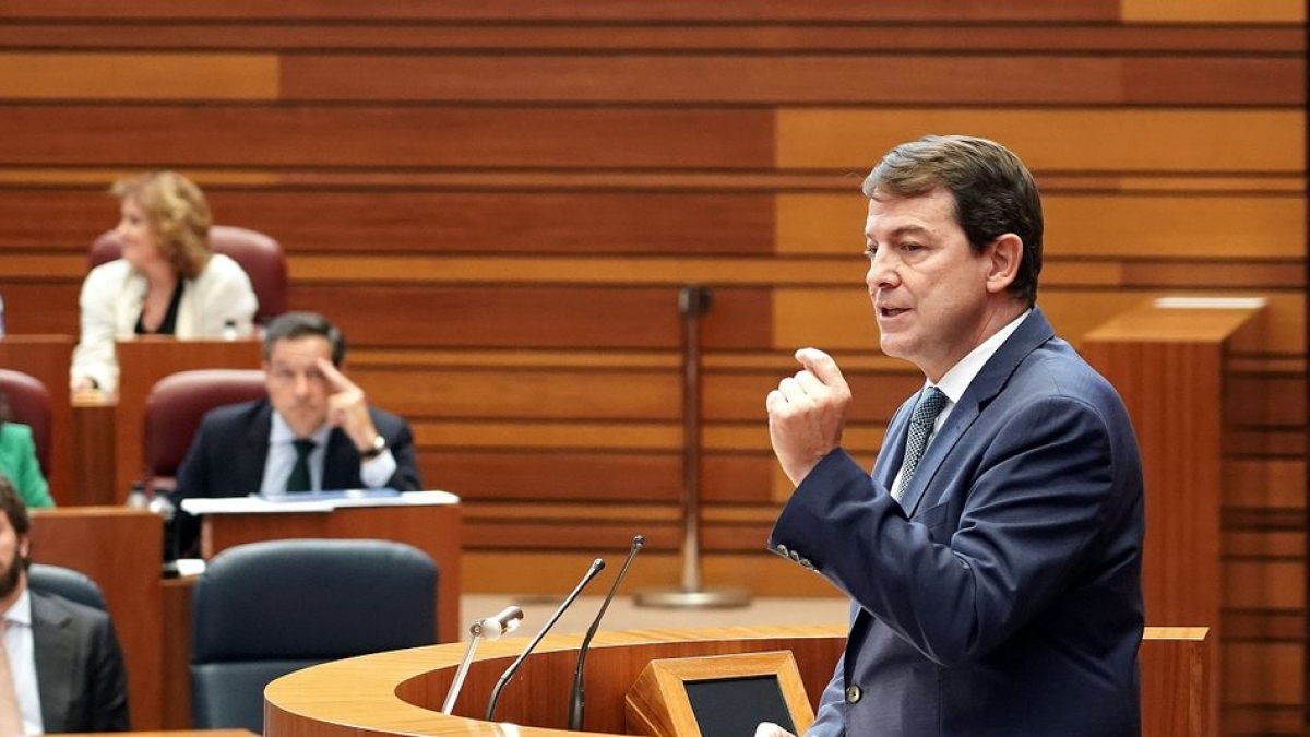 Alfonso Fernández Mañueco, en su réplica a Luis Tudanca.