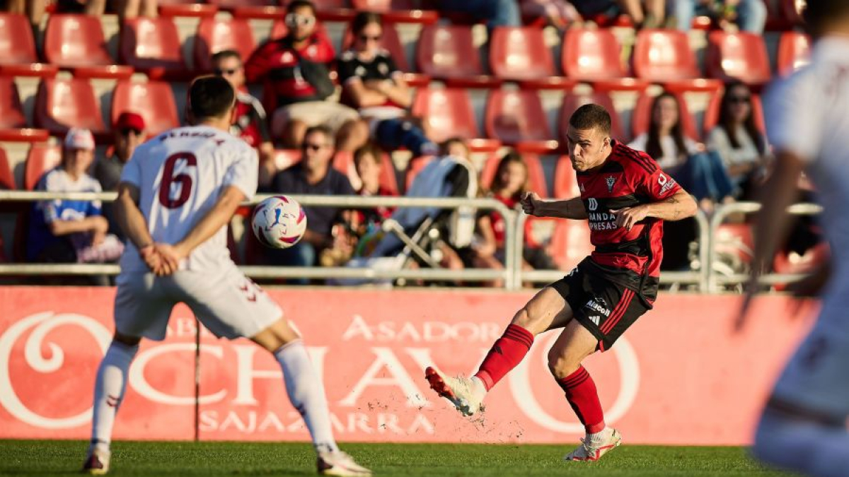 Imagen del partido entre el Mirandés y el Eibar.