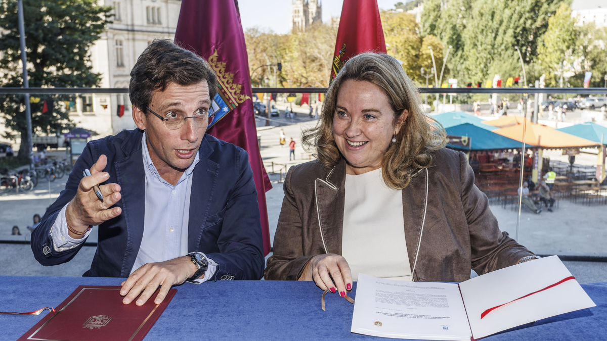 José Luis Martínez-Almeida y Cristina Ayala en Burgos.