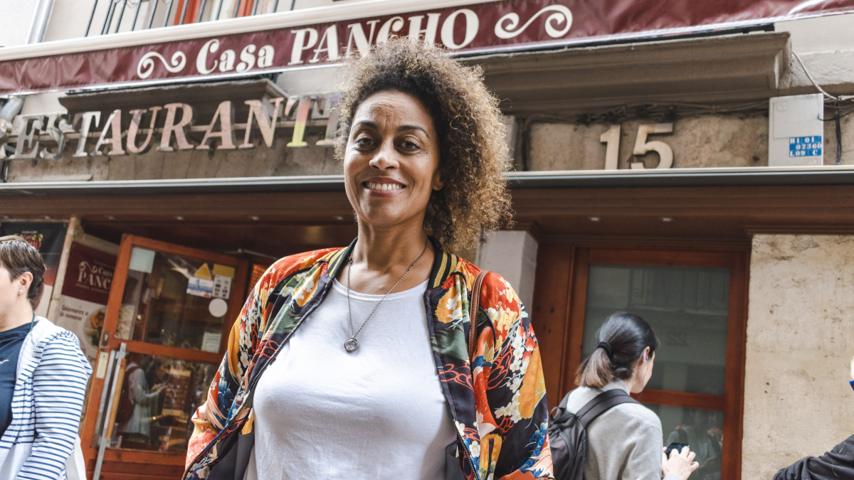 Lorea Boneke en la puerta de Casa Pancho.
