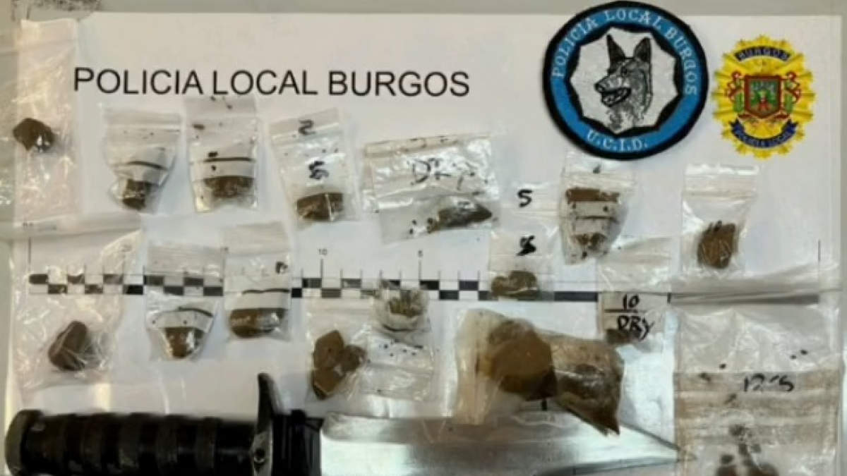 Dosis de hachís incautadas por la Policía Local de Burgos tras un accidente de tráfico.